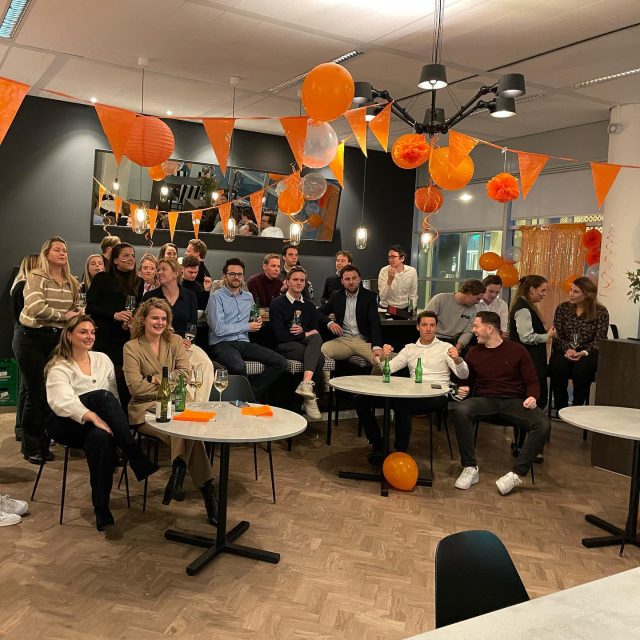 We hebben ons eigen ITDS café omgetoverd tot een oranje café! Gedurende het hele WK zullen we hier gezamenlijk naar de wedstrijden van Nederland kijken. Hup Holland Hup!⚽️🦁 #wk #voetbal #ITDS